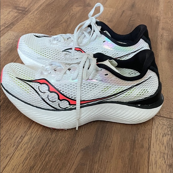 Saucony Women’s Endorphin Pro 3 Running Shoes Size 8.5